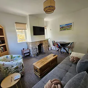 https://charming-two-bedroom-bungalow-in-the-heart-of.yorkshirehotels.net
