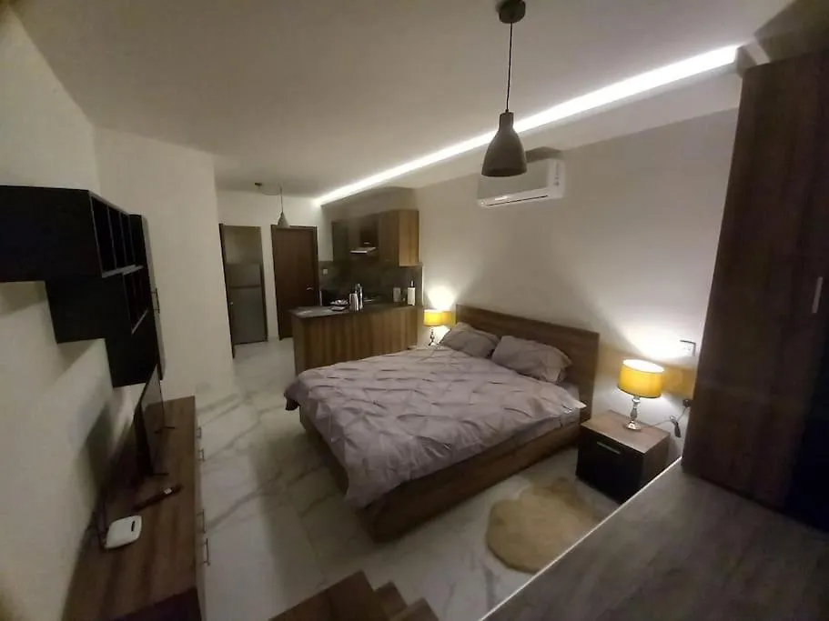 Apartment Brand New 1 Bedroom Studio Flat Gudja